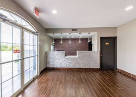 Quality Inn & Suites Canton 2