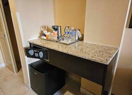 Radisson Hotel Freehold 5