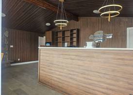 Howard Johnson by Wyndham Hinton 2
