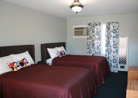 HARRY'S MAN CAVE - A Vintage Motel on the Historic 395 route - The New Star Motel Experience 3