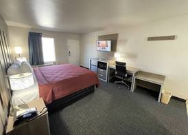 Excellent Inn & Suites 3