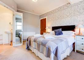 Lyndale Guest House 3