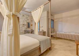Navalia Hotel 5