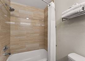 Quality Inn Sandersville 4