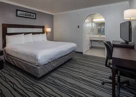 Redwood Creek Inn 3