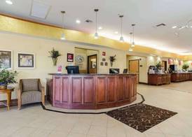 Comfort Suites Salina South 4