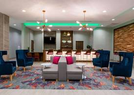 La Quinta by Wyndham Altoona Des Moines 4