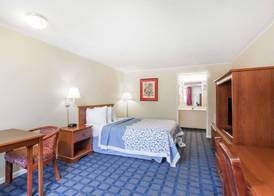 Days Inn by Wyndham Dover Downtown 5