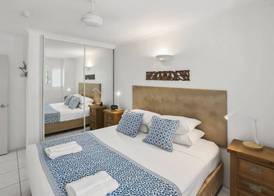 Agincourt Beachfront Apartments 3