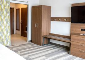 Holiday Inn Express & Suites BRANDON by IHG 2