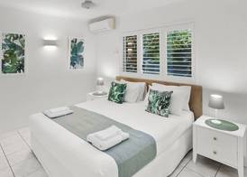 Agincourt Beachfront Apartments 4