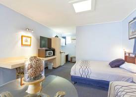 Raceways Motel 4