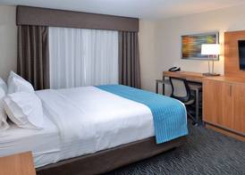 Holiday Inn & Suites EDMONTON ARPT - CONFERENCE CTR by IHG 3