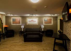 Hawthorn Extended Stay by Wyndham Saint Robert 3