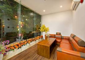 La Beach Hotel 3