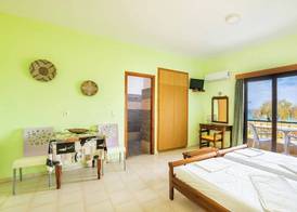 Sun Beach Apartments 4