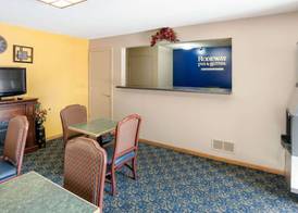 Rodeway Inn & Suites Austin I-90 2