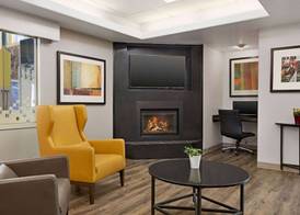 Super 8 by Wyndham Calgary Shawnessy Area 3
