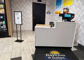Days Inn & Suites by Wyndham Wausau 5