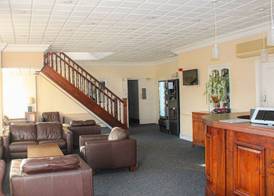 Consort Hotel, Urban Spa & Glamping Pods 3