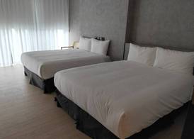Comin' Place HSR Hotel 5