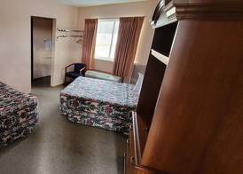 Mackinaw Budget Inn 3