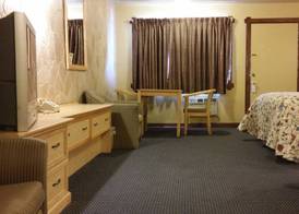 Budget Host Longhorn Motel 2