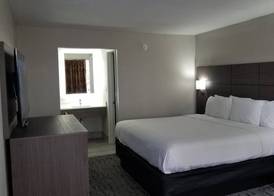 Days Inn & Suites by Wyndham Charleston Airport West 4