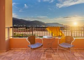 Golden Bay Apartments-Garden Haven 4