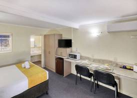 Biloela Centre Motel & Grevillea Steakhouse & Bar 4