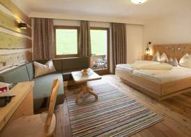 Natur- & Wanderhotel Tuxertal 4