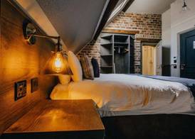 The Duke of Edinburgh Hotel & Bar 5