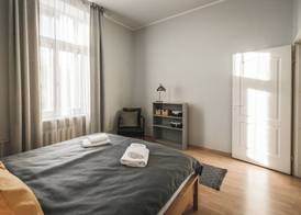 Bearsleys Downtown Apartments 5