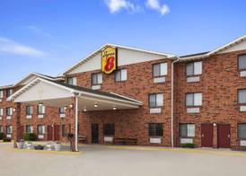 Super 8 by Wyndham Bowling Green 2