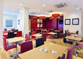 Travelodge Glasgow Queen Street 3