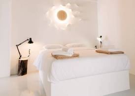Mesanto Luxury Suites 5