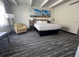 Manitowoc Inn 5