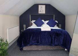 Nottingham 5-br, Sleeps 11 w/ Garden & Parking 5