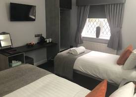 Bowes Incline Hotel 4