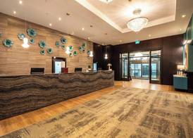 Sandman Signature Vancouver Downtown Hotel 3