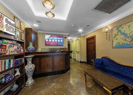 Aristocrat Hotel 3