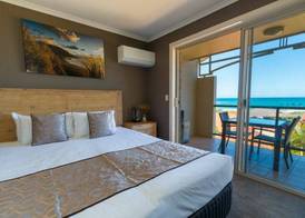 Aqualuna Beach Resort 4