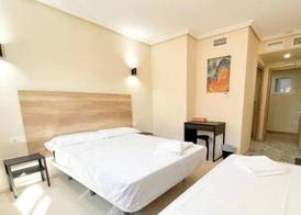 HOTEL LA MARINA 5