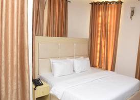 Carlisle Hotel 4