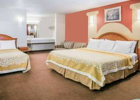 Days Inn by Wyndham Bastrop 5