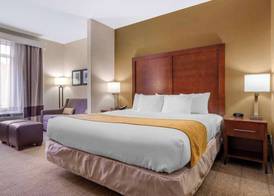 Comfort Suites Boone - University Area 5