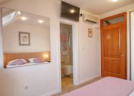Apartment & Rooms Ivušić 4