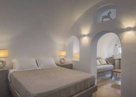 AQUA SERENITY LUXURY SUITES SANTORINI 4