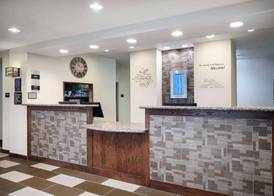 Green Mill Village Hotel & Suites, BW Signature Collection 3