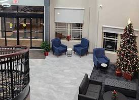 La Quinta Inn & Suites by Wyndham Lake George 3